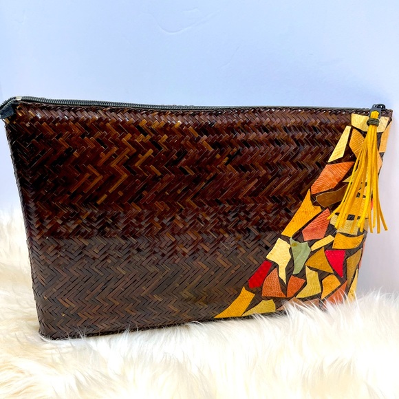 Vintage Handbags - Vintage Woven Straw /Raffia and Snake Skin Zip Top Extra Large Clutch